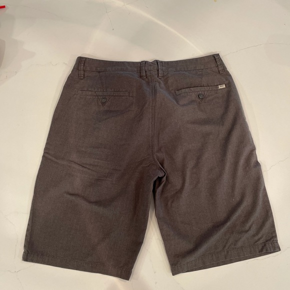 Three  pairs of VANS shorts. Size 34. All very good condition. - Picture 2 of 10